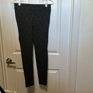 Medium LOFT leggings black and grey cheetah print